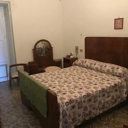 شقة Castello ليباري